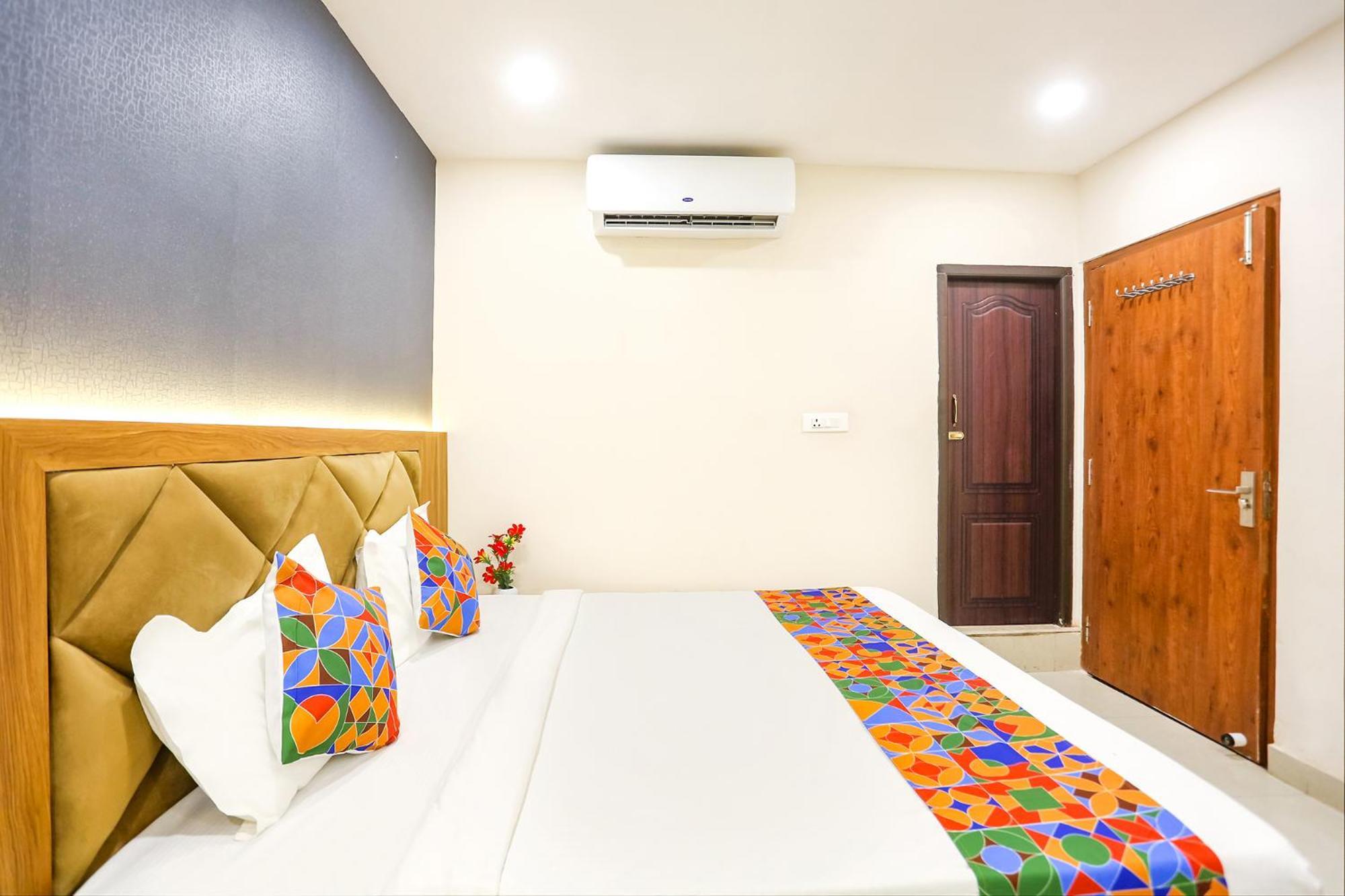 Fabhotel Hari Kunj 900 M From Kashi Vishwanath Temple Waranasi Zewnętrze zdjęcie